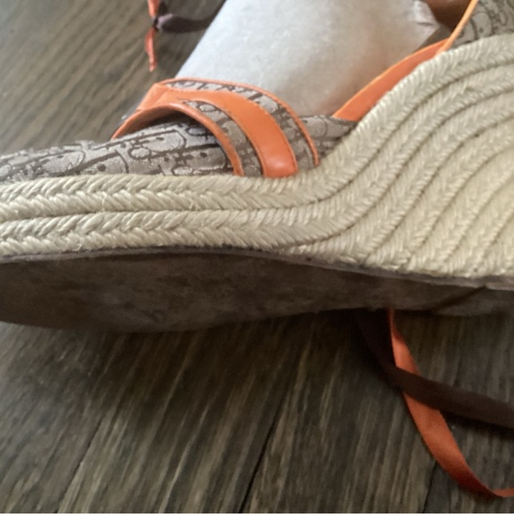 *DIOR* monogram closed toe ribbon strap.8.5 - Picture 5 of 8